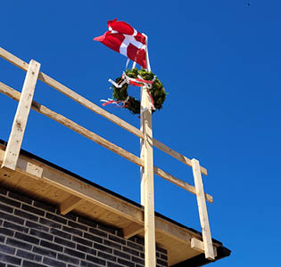 Nyhedsbillede til forsiden - rejsegilde Over Hornbæk.jpg